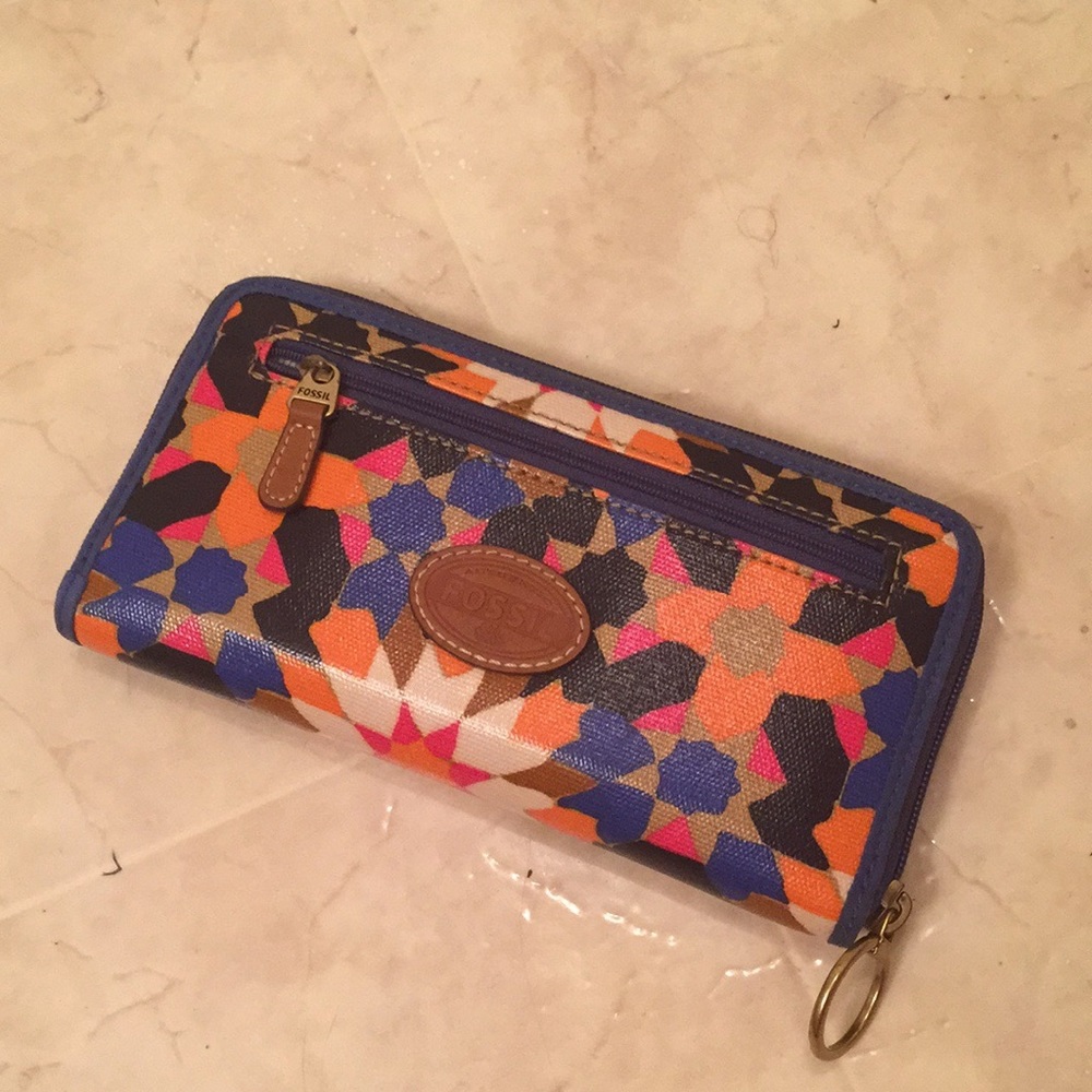 FOSSIL Clutch Wallet NWOT